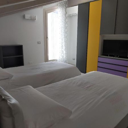 Sweet Dream Deluxe Apartment Sirmione Esterno foto