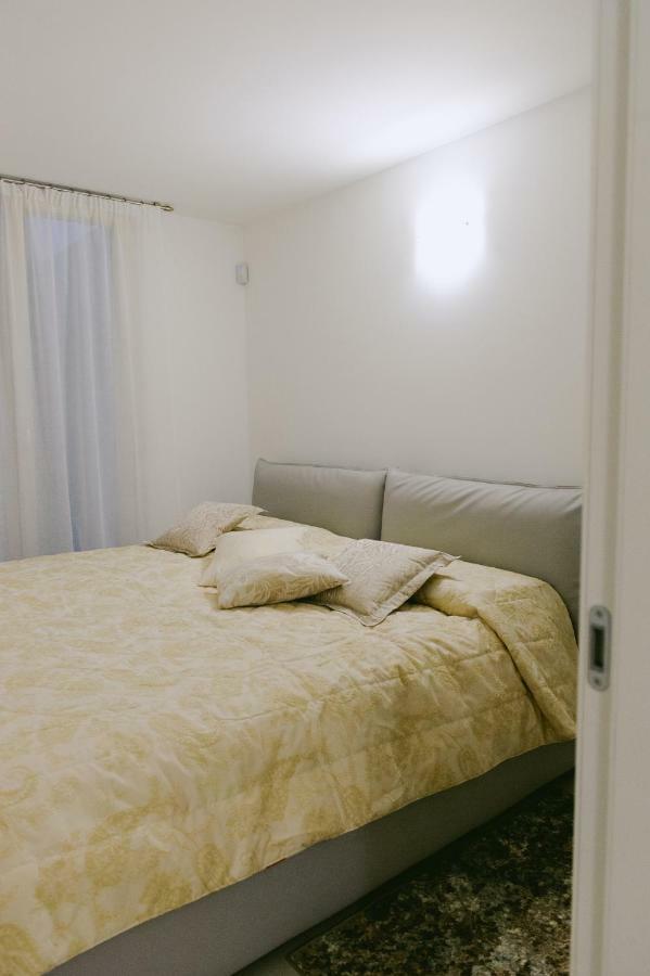 Sweet Dream Deluxe Apartment Sirmione Esterno foto