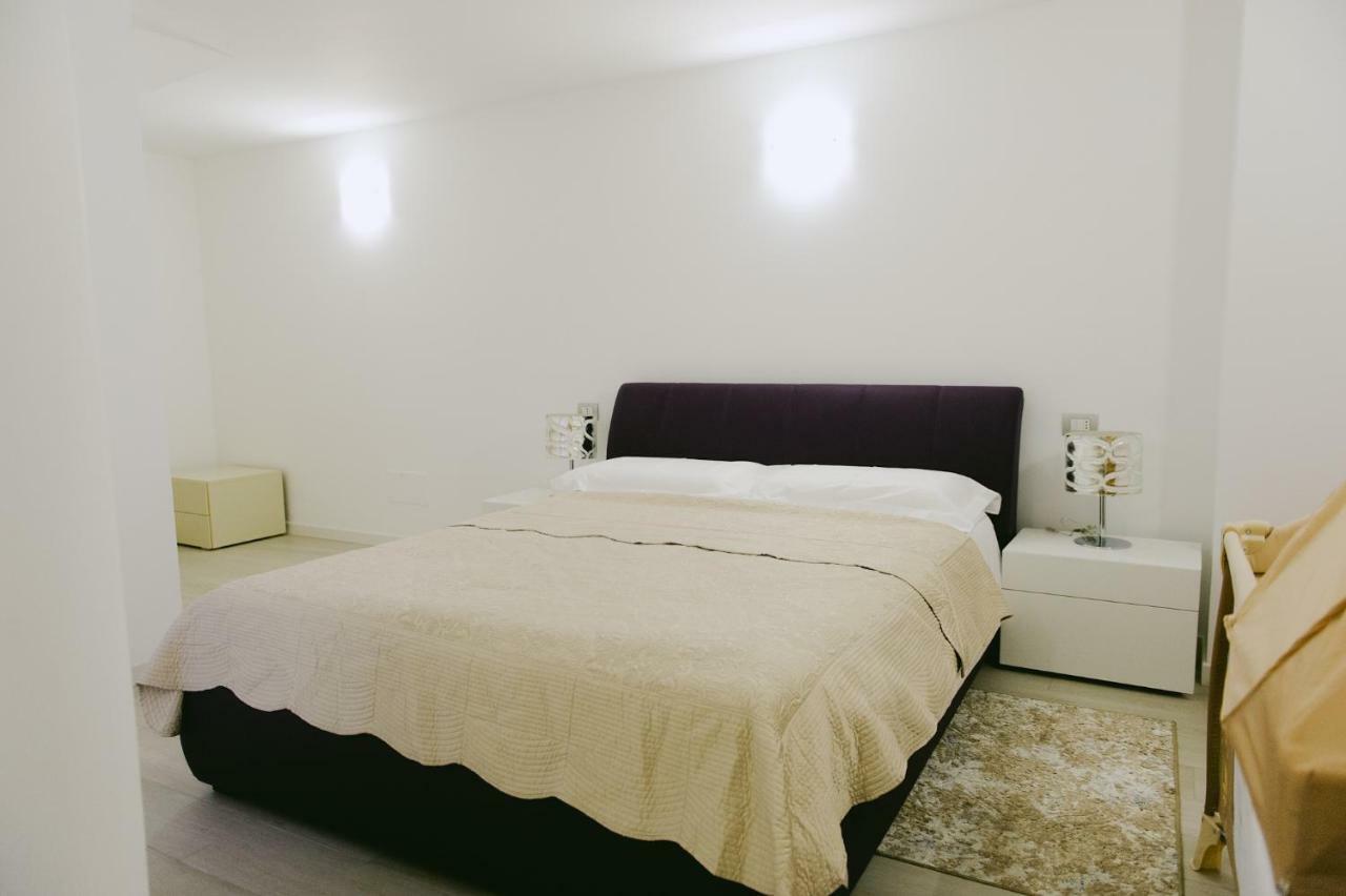 Sweet Dream Deluxe Apartment Sirmione Esterno foto